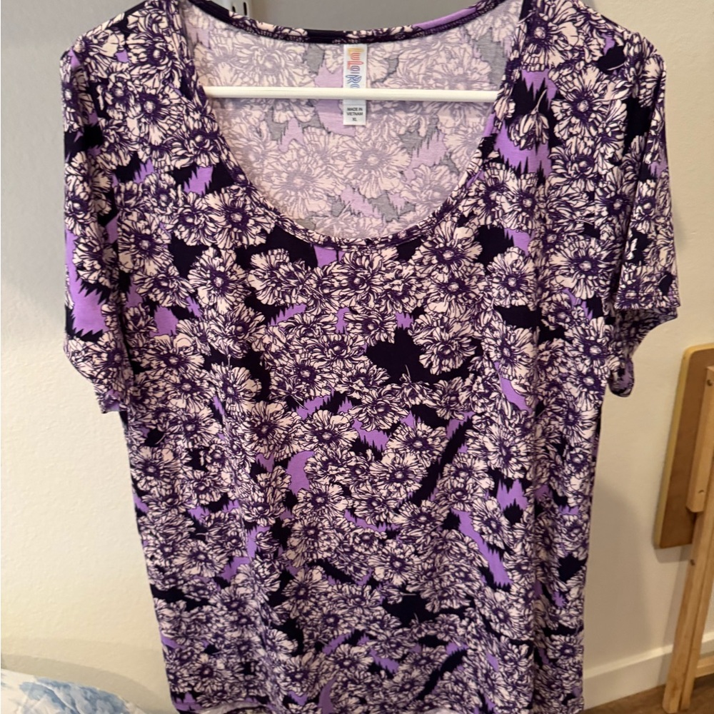 LuLaRoe Purple and Black Floral Scoop Neck Short Sleeve Tee